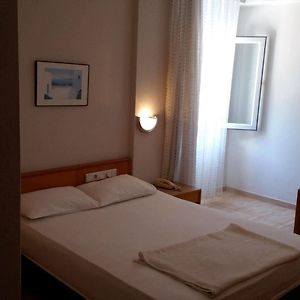Standard Zimmer mit Kingsize-Bett